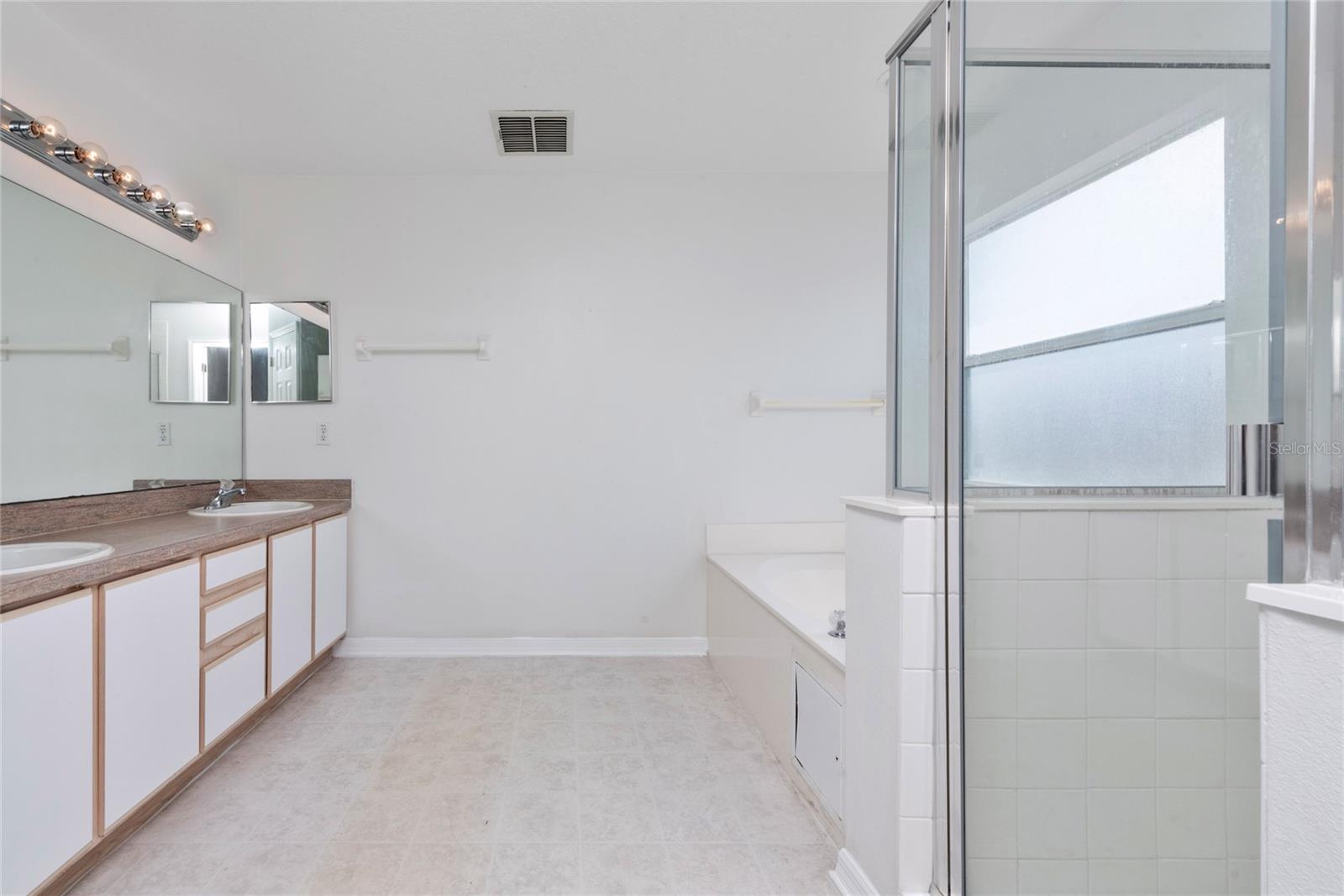 HAMPTON ESTATES - Residential Lease