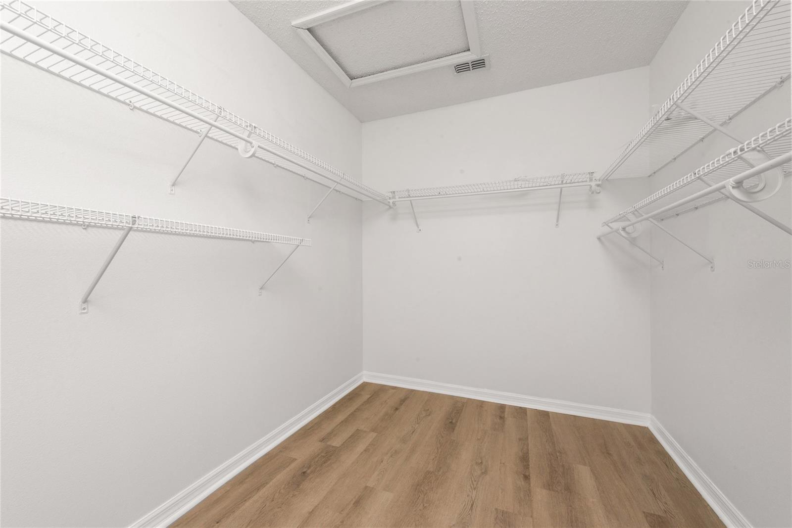 HAMPTON ESTATES - Residential Lease