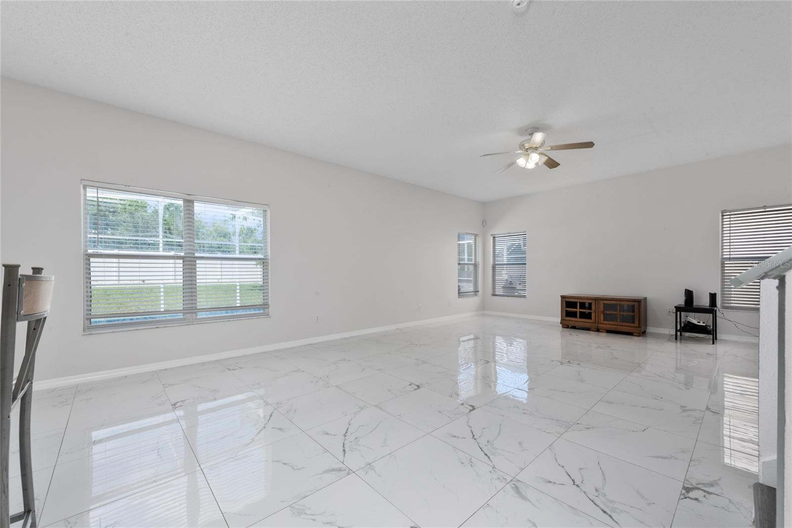 HAMPTON ESTATES - Residential Lease