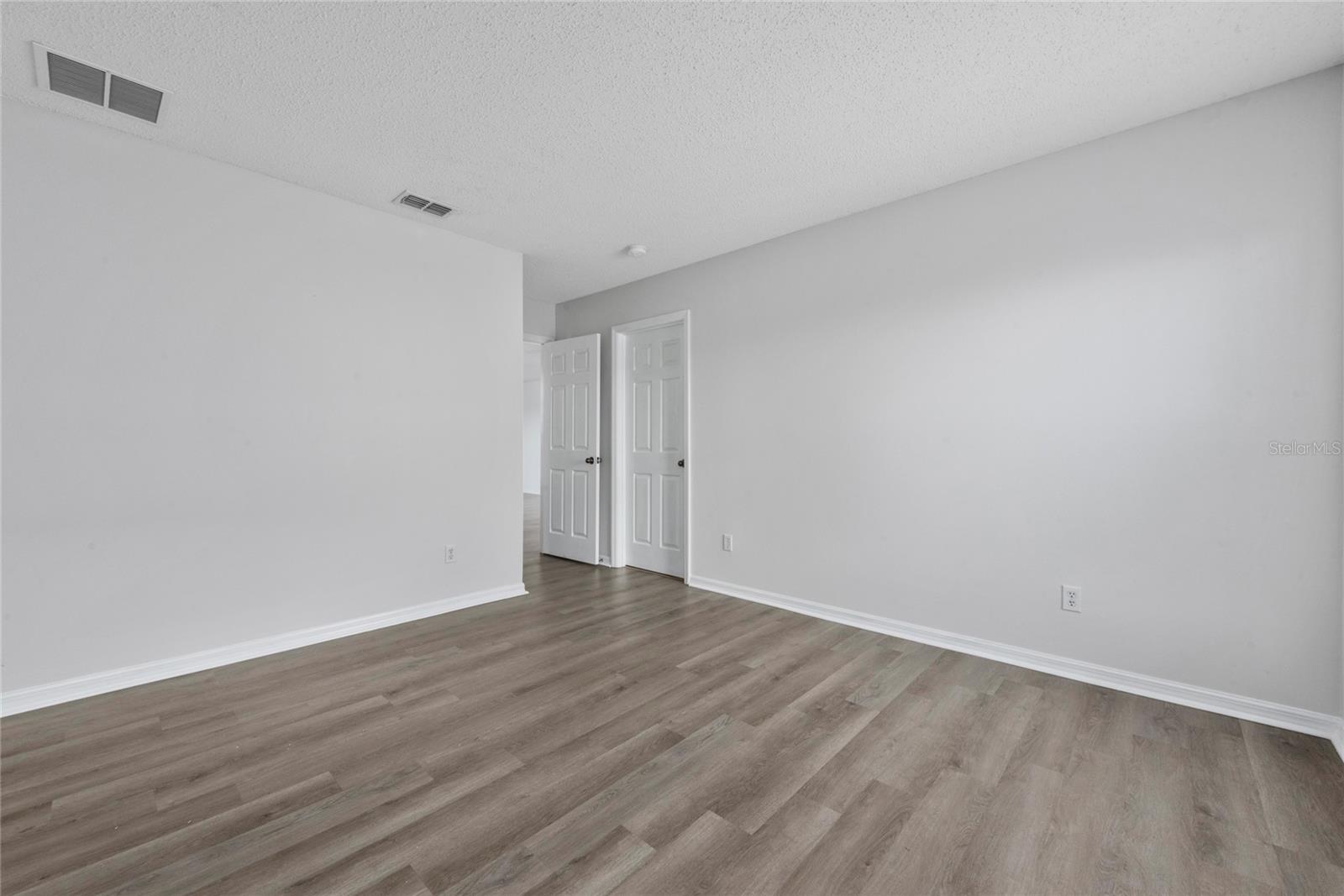 HAMPTON ESTATES - Residential Lease