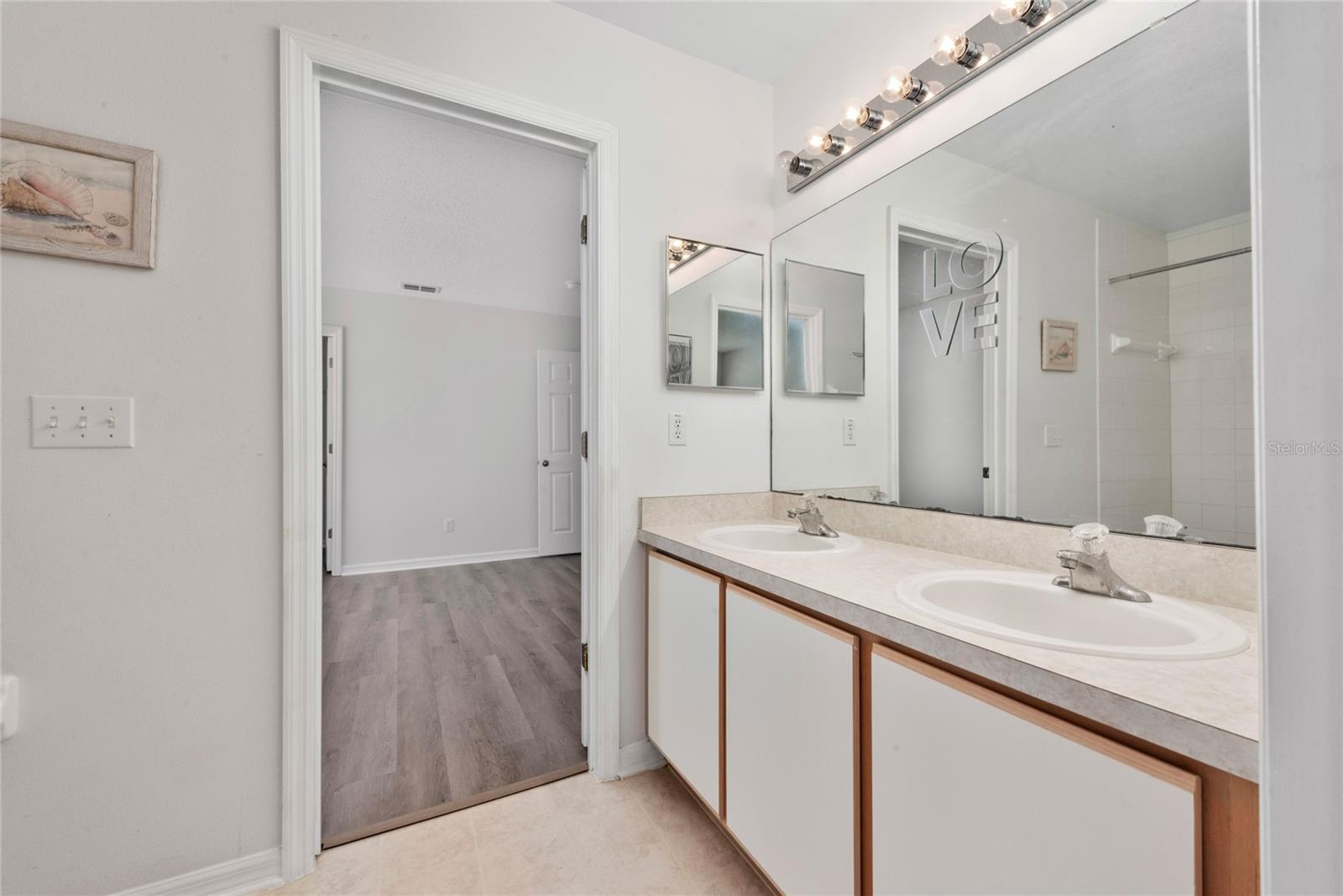 HAMPTON ESTATES - Residential Lease