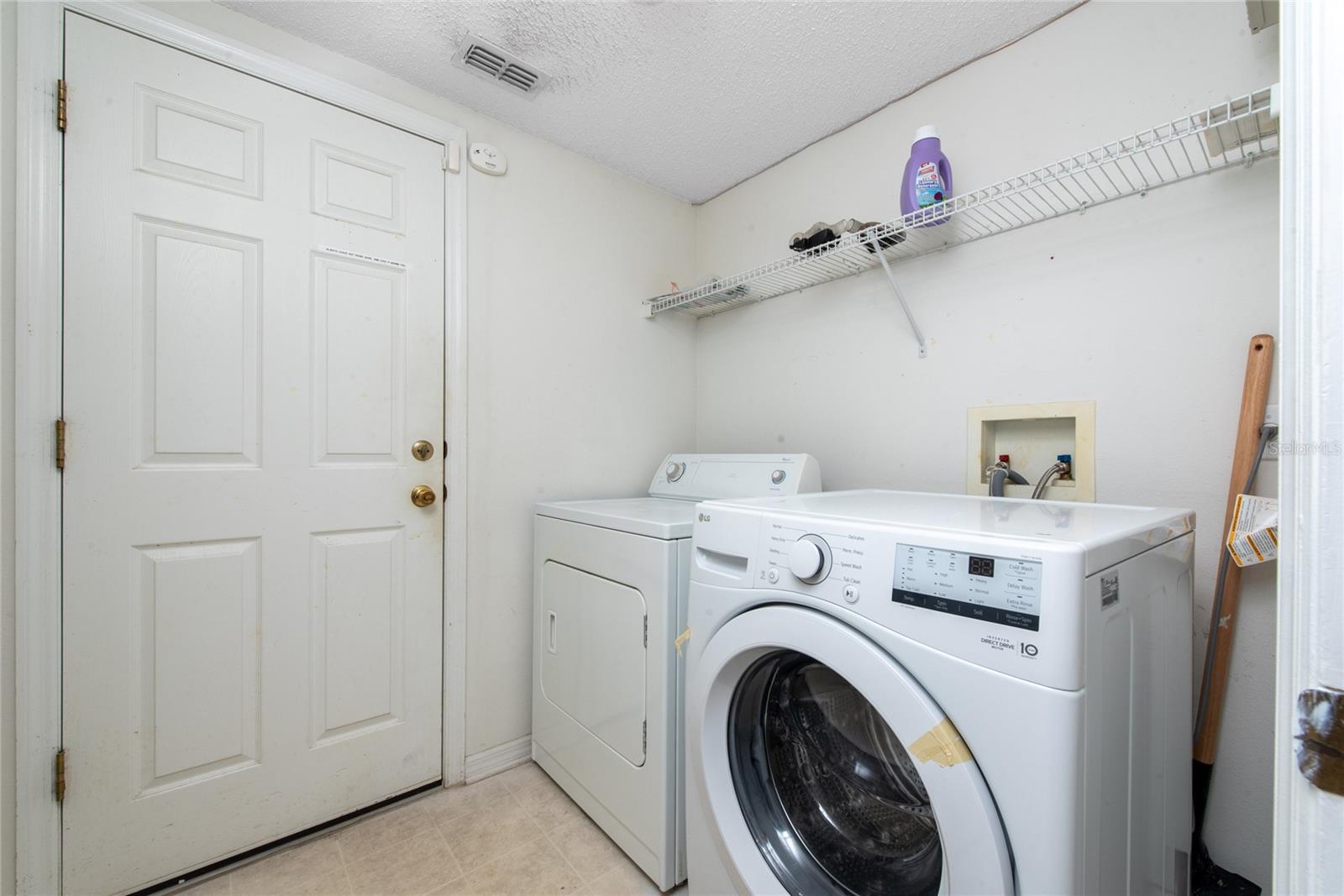 HAMPTON ESTATES - Residential Lease