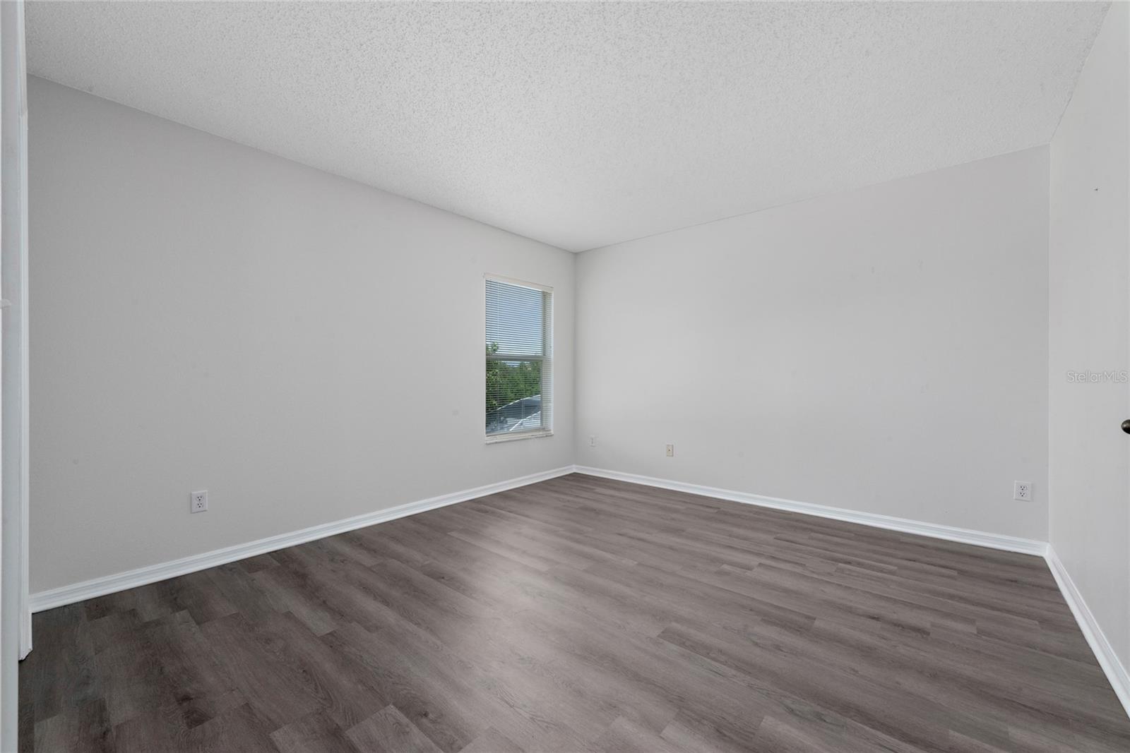HAMPTON ESTATES - Residential Lease