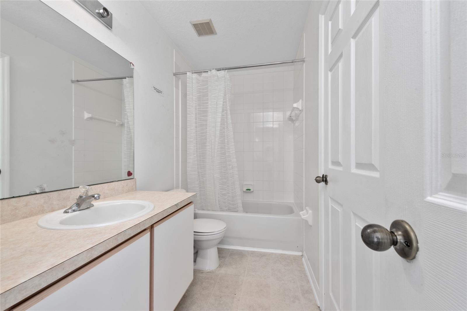 HAMPTON ESTATES - Residential Lease