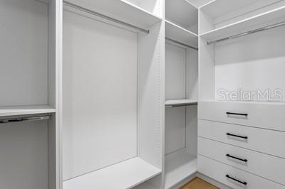 MAC FARLANE PARK - Residential