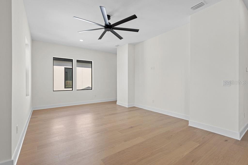 MAC FARLANE PARK - Residential