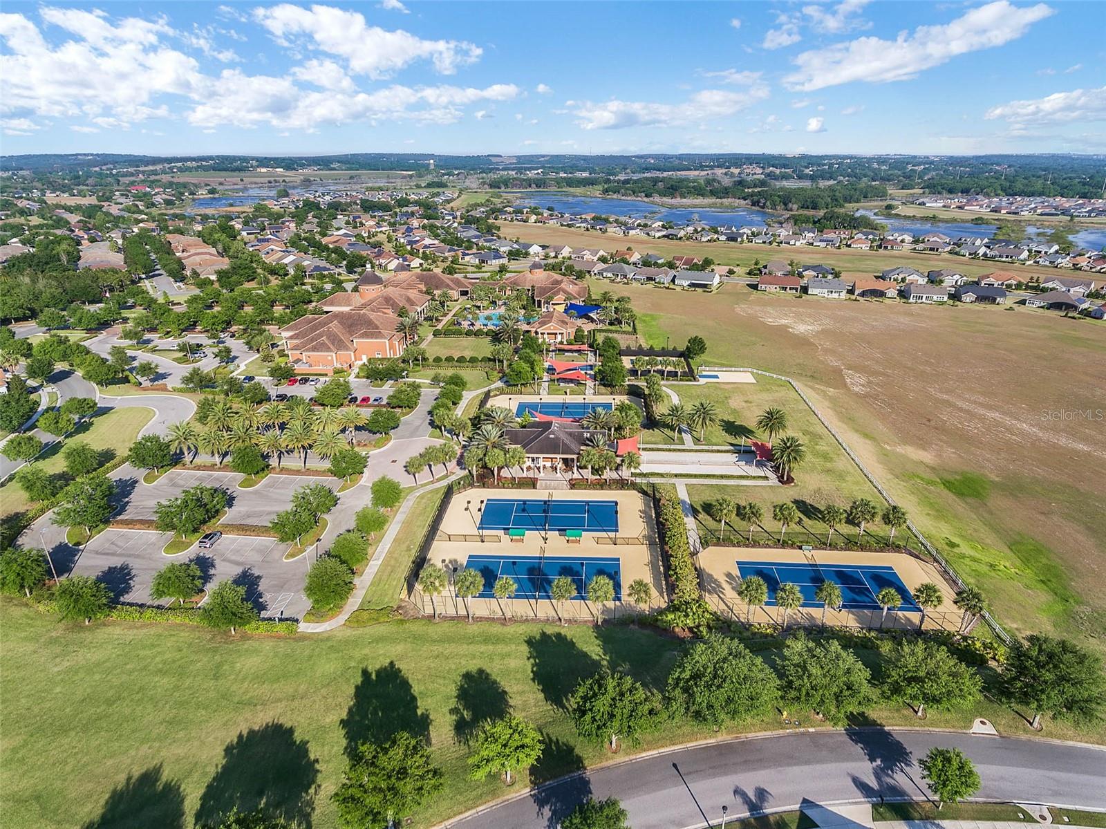 CASCADES/GROVELAND-PH 5 - Residential