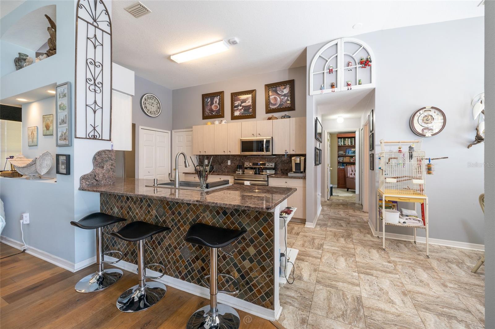 WATERS EDGE 10 - Residential