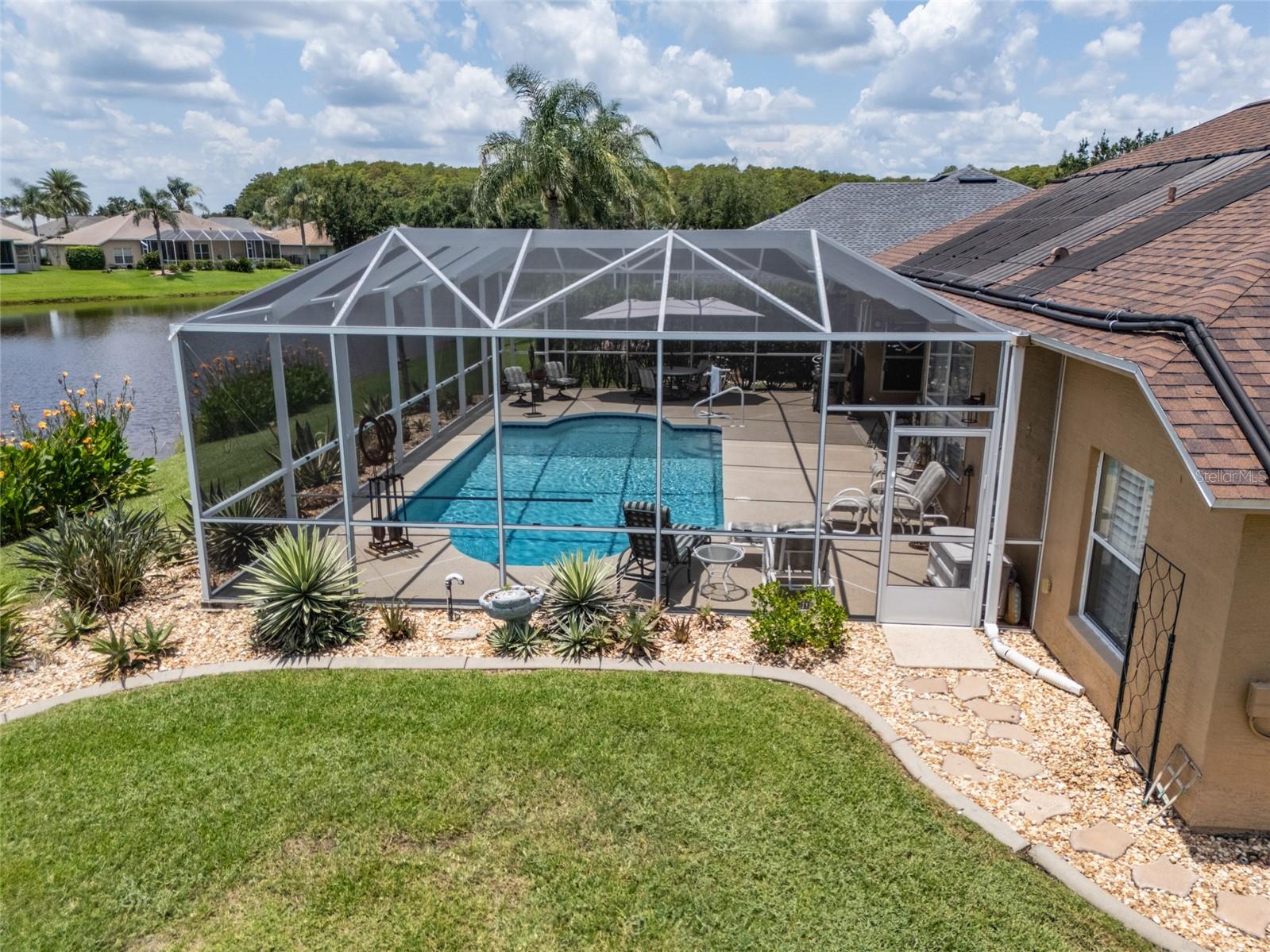 WATERS EDGE 10 - Residential