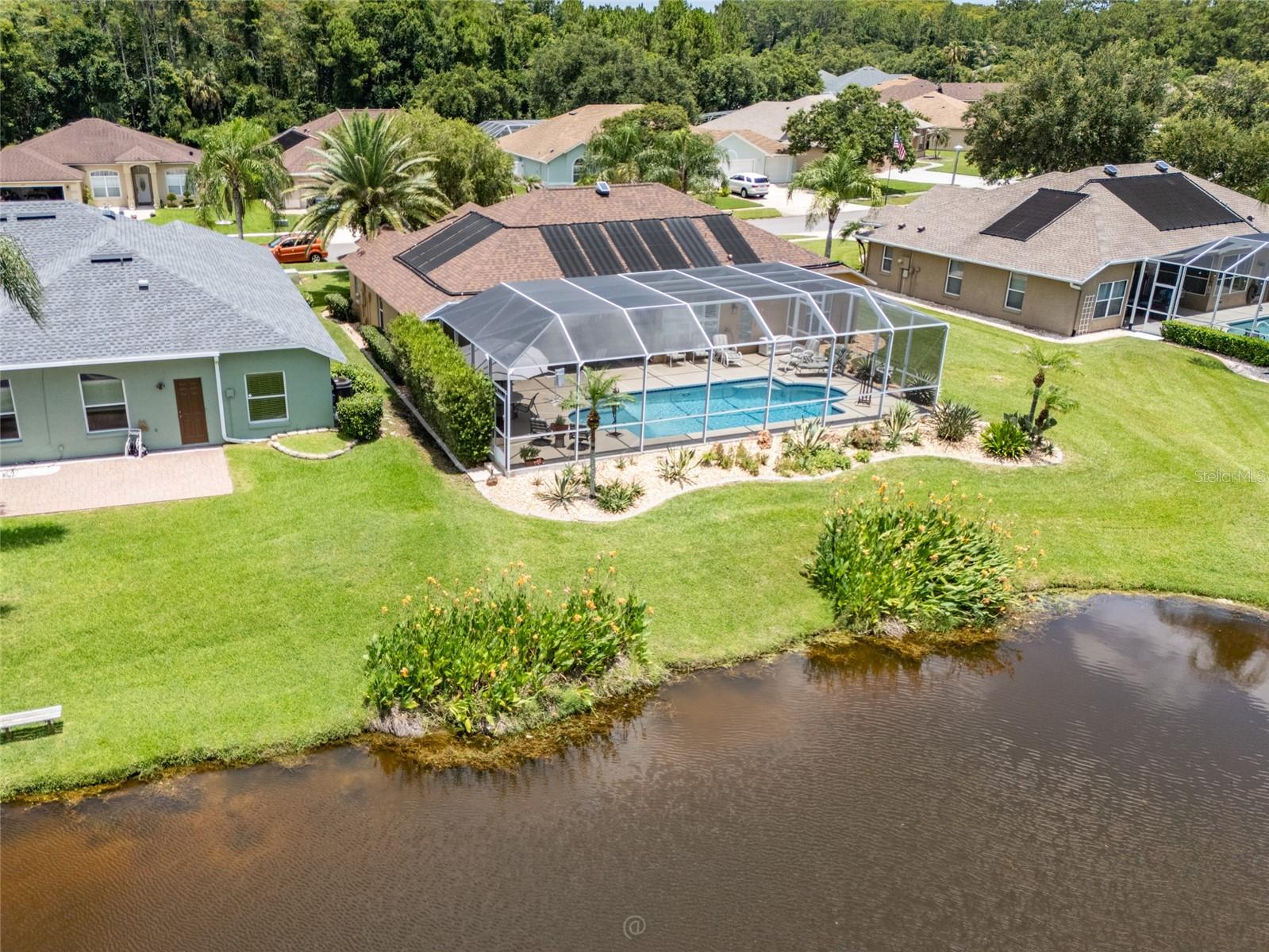 WATERS EDGE 10 - Residential