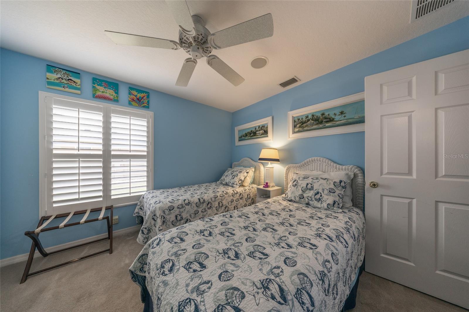 WATERS EDGE 10 - Residential