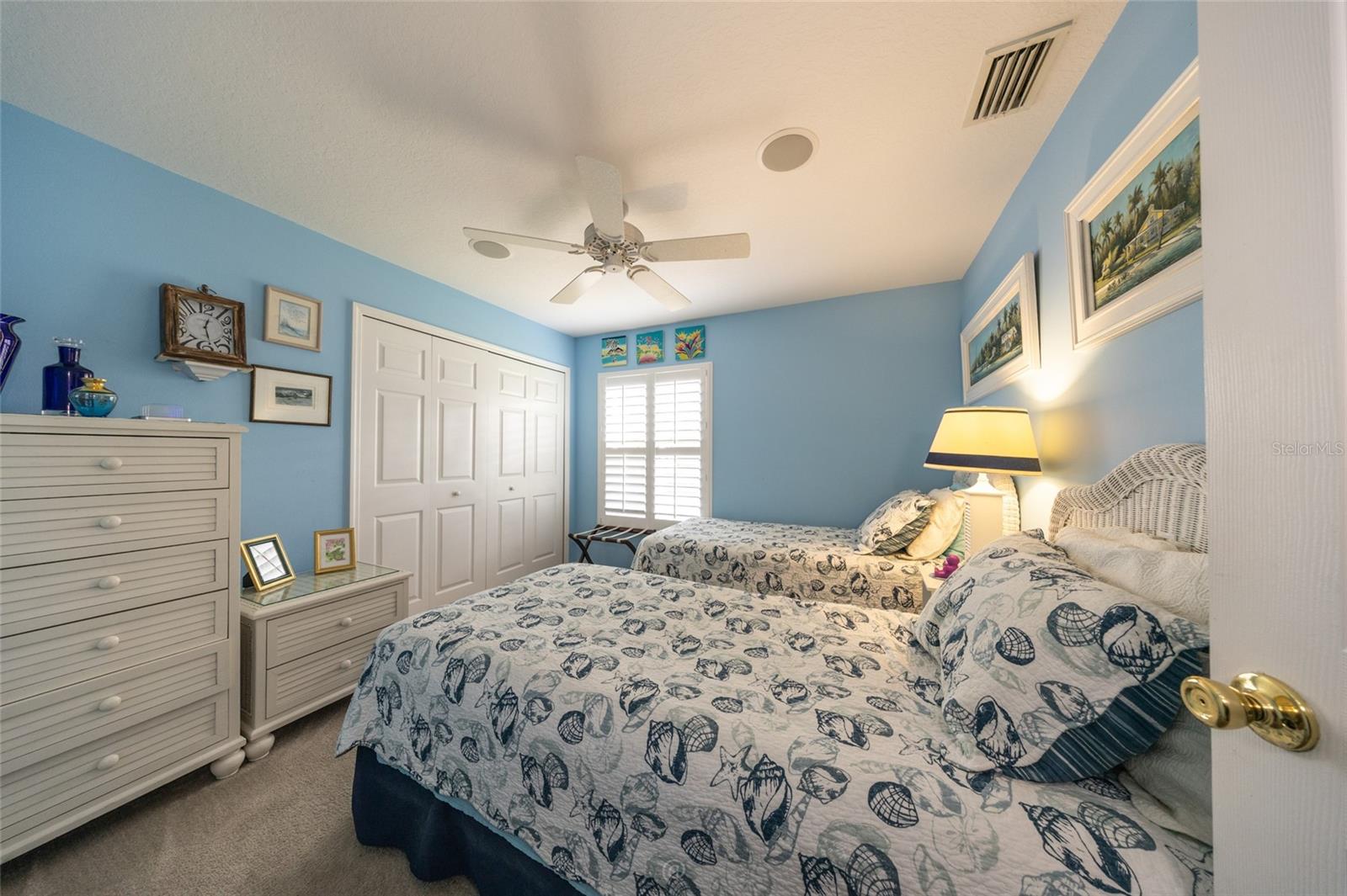 WATERS EDGE 10 - Residential