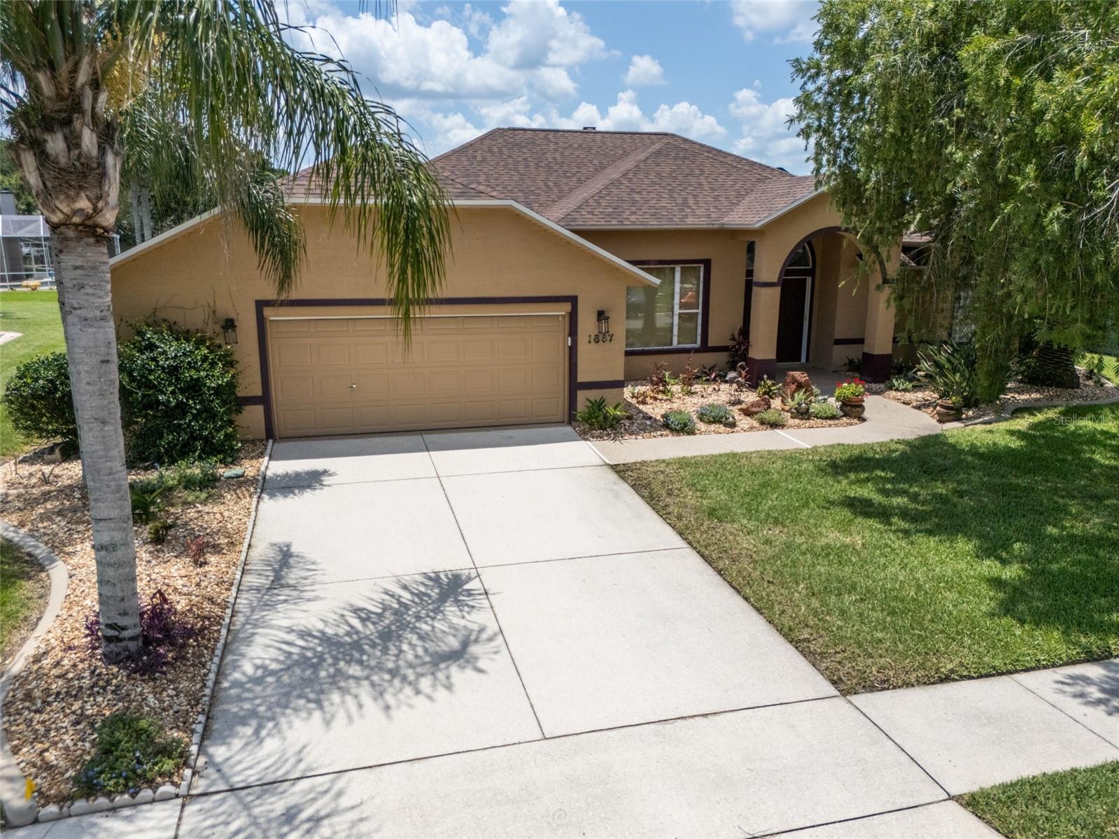 WATERS EDGE 10 - Residential