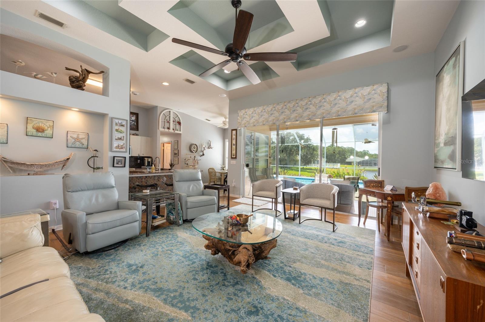 WATERS EDGE 10 - Residential