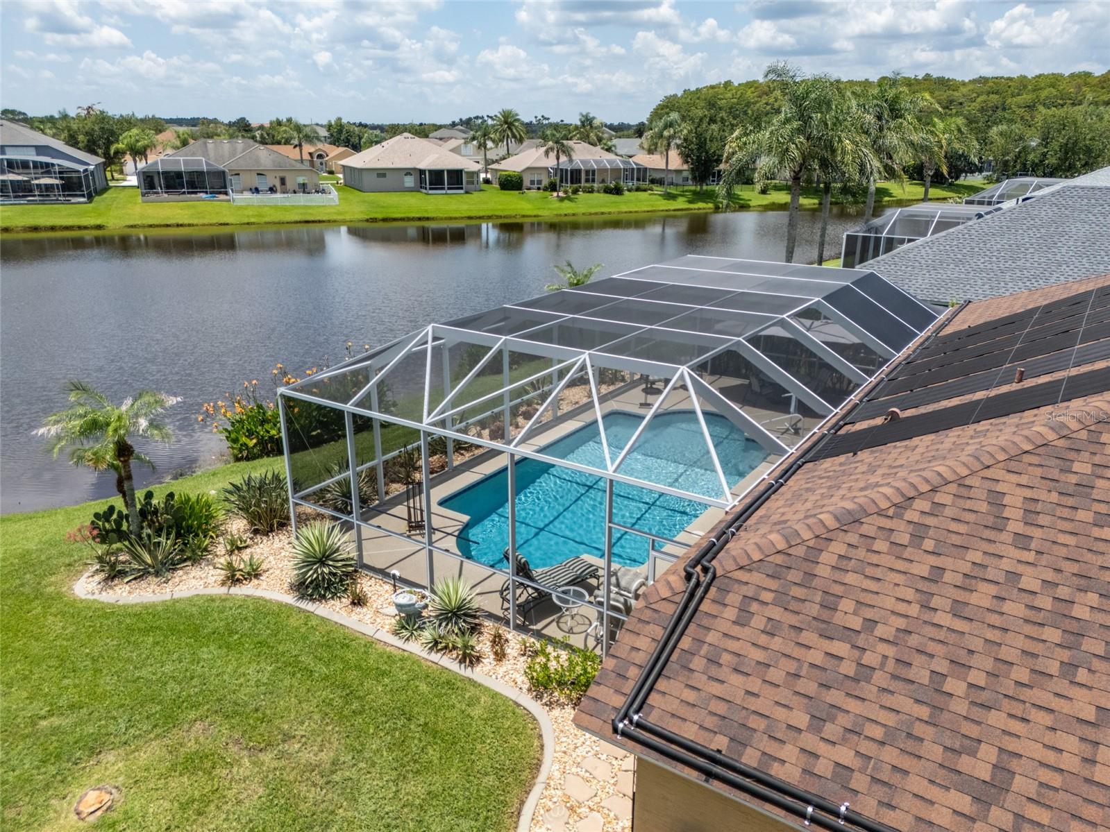 WATERS EDGE 10 - Residential