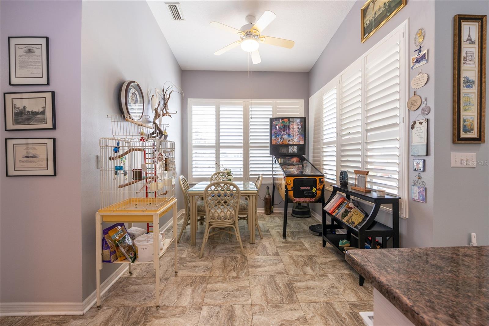 WATERS EDGE 10 - Residential