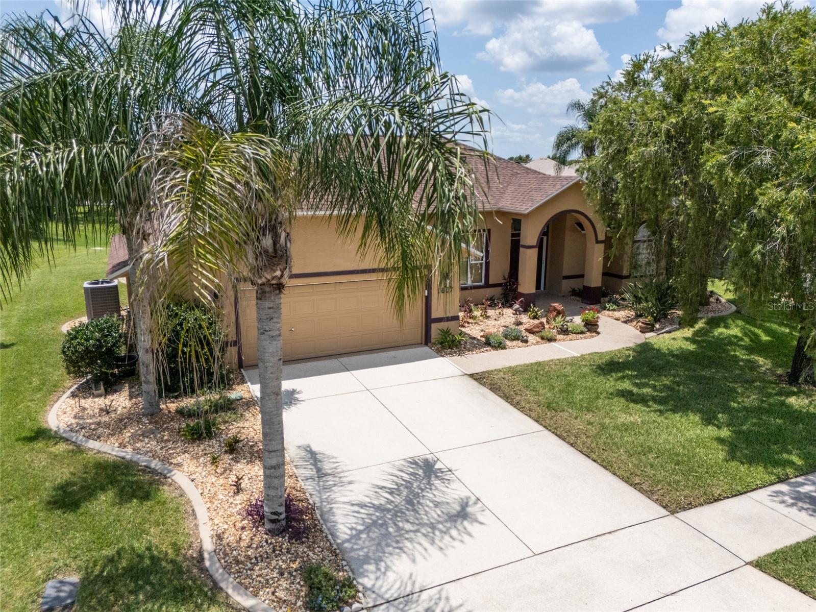 WATERS EDGE 10 - Residential