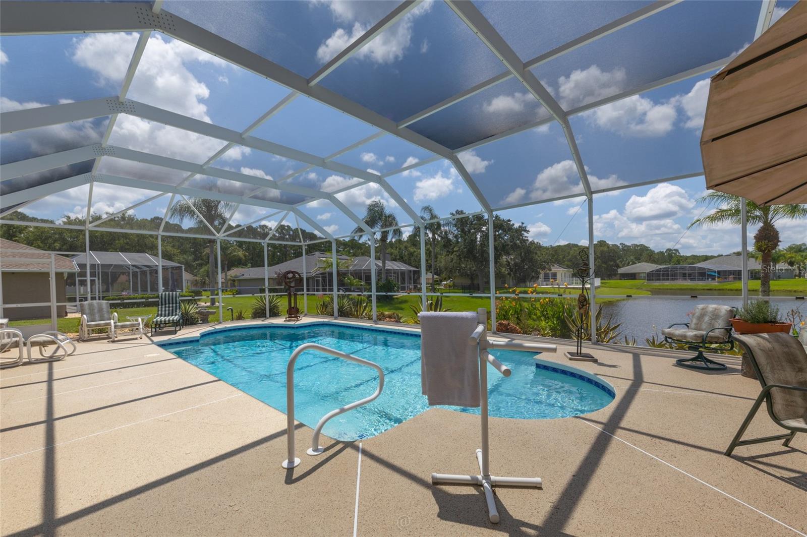 WATERS EDGE 10 - Residential