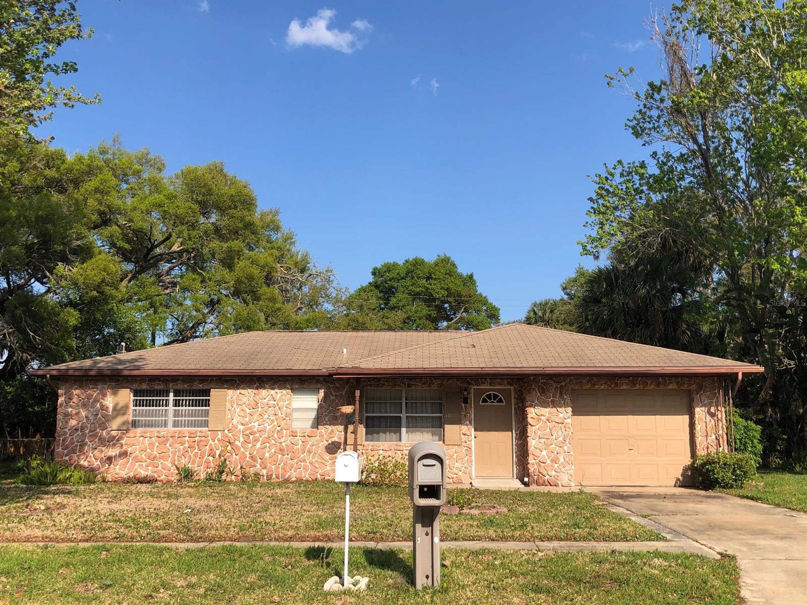 Two bedroom, two bath, concrete block home near shopping, dinning, and schools. ;Water: City