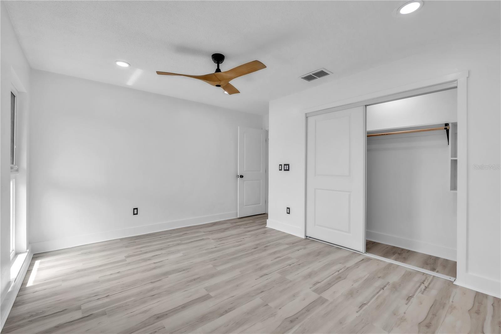 VILLAGE GREEN OF BRADENTON SEC 6 - Residential