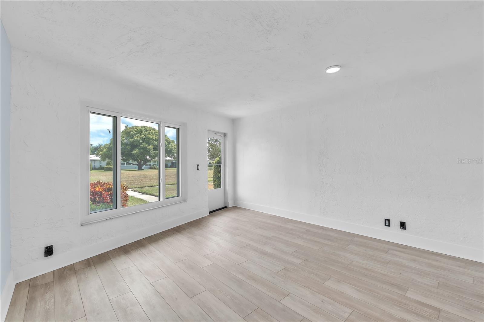VILLAGE GREEN OF BRADENTON SEC 6 - Residential