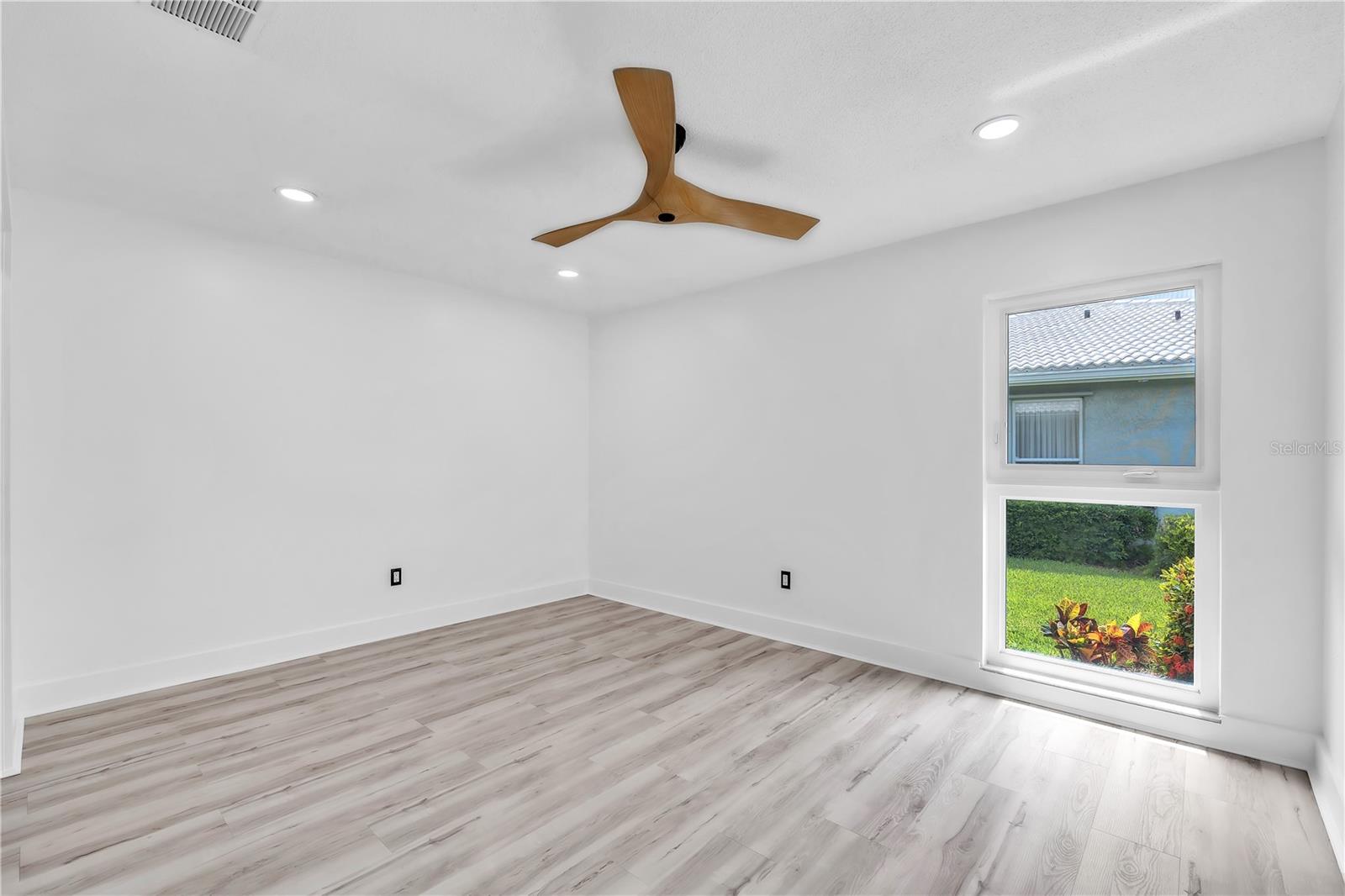 VILLAGE GREEN OF BRADENTON SEC 6 - Residential