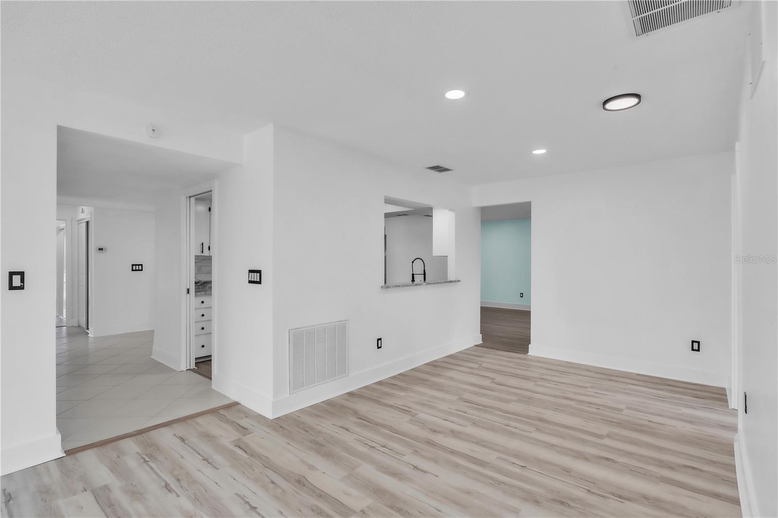 VILLAGE GREEN OF BRADENTON SEC 6 - Residential