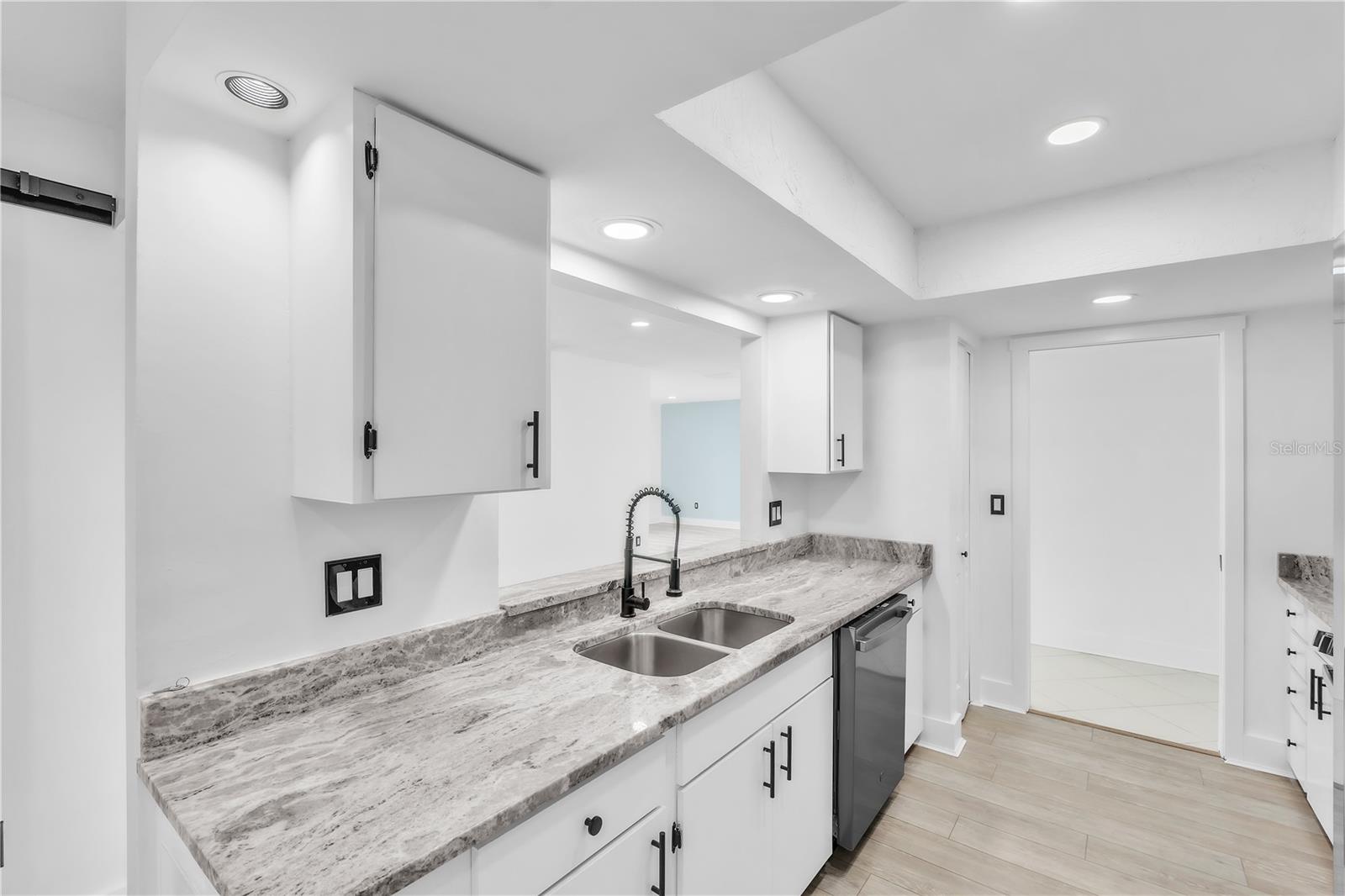 VILLAGE GREEN OF BRADENTON SEC 6 - Residential