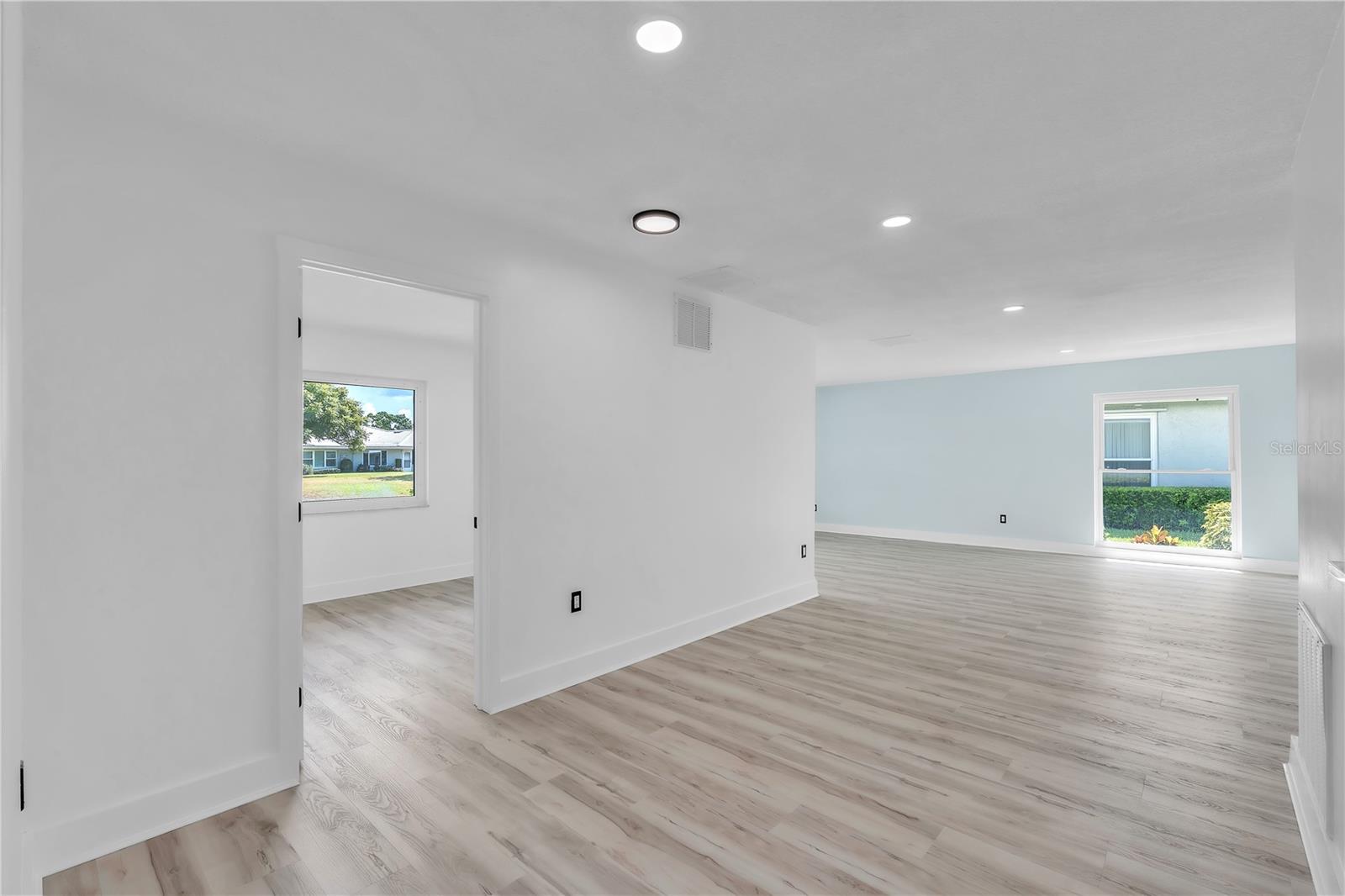 VILLAGE GREEN OF BRADENTON SEC 6 - Residential