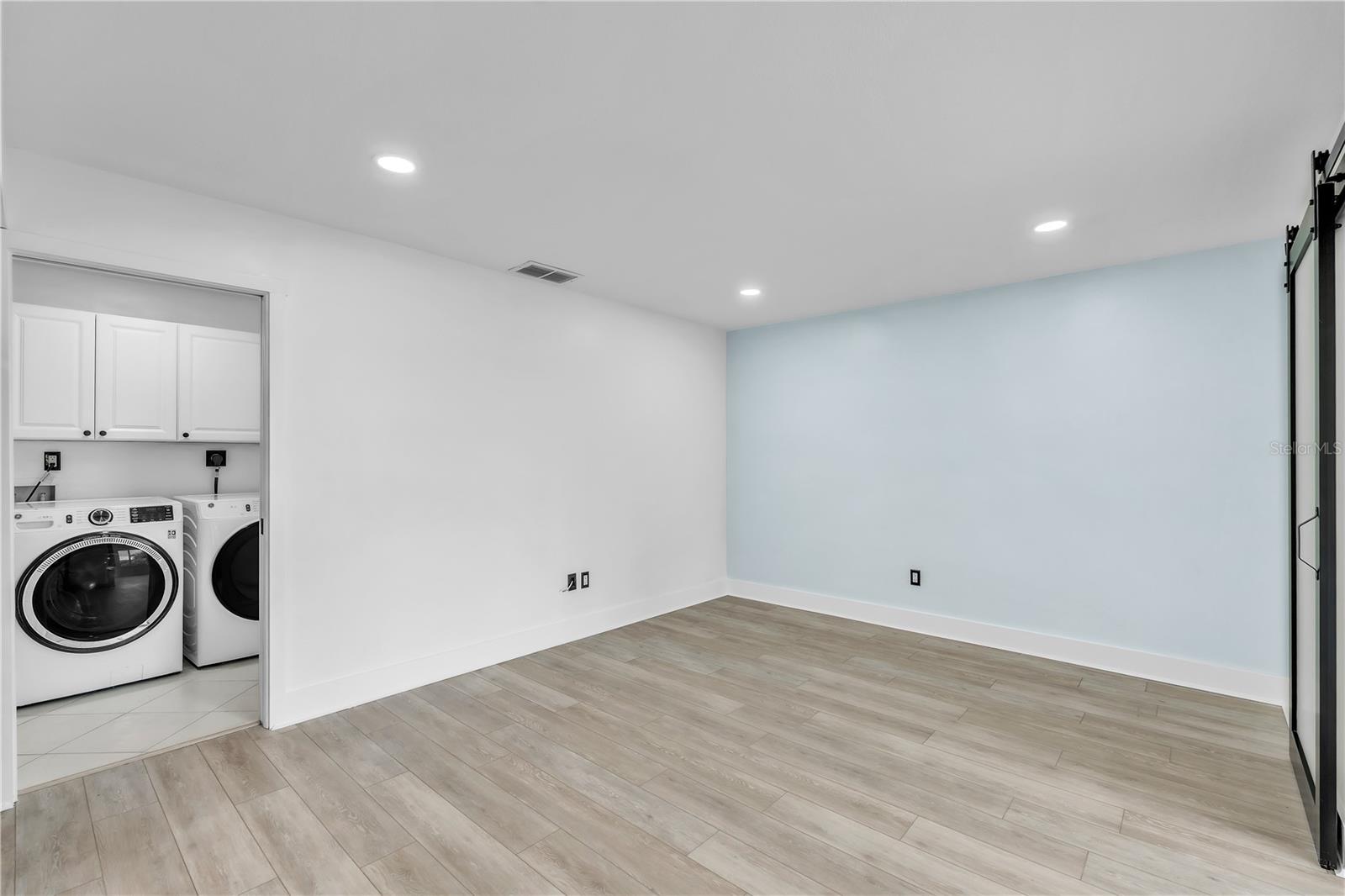 VILLAGE GREEN OF BRADENTON SEC 6 - Residential