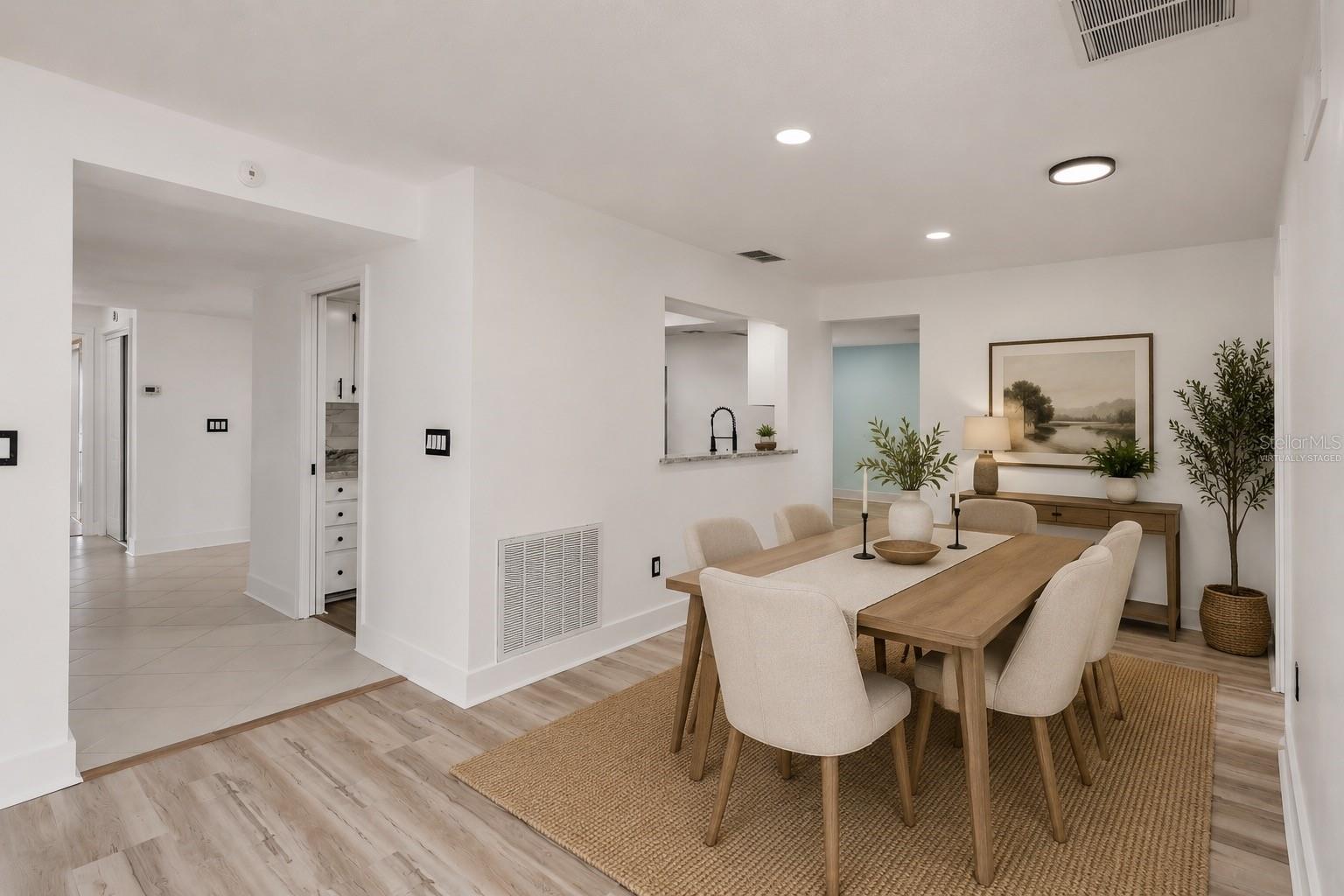 VILLAGE GREEN OF BRADENTON SEC 6 - Residential