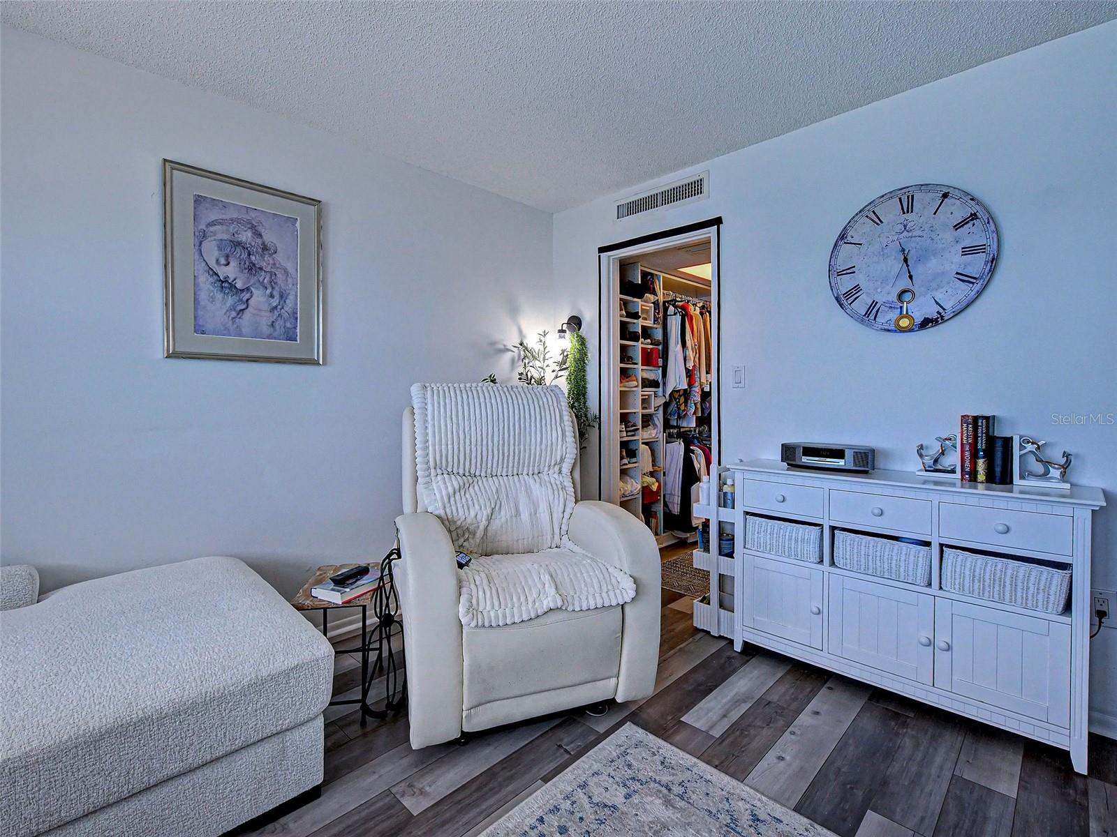VENICE SANDS - Residential