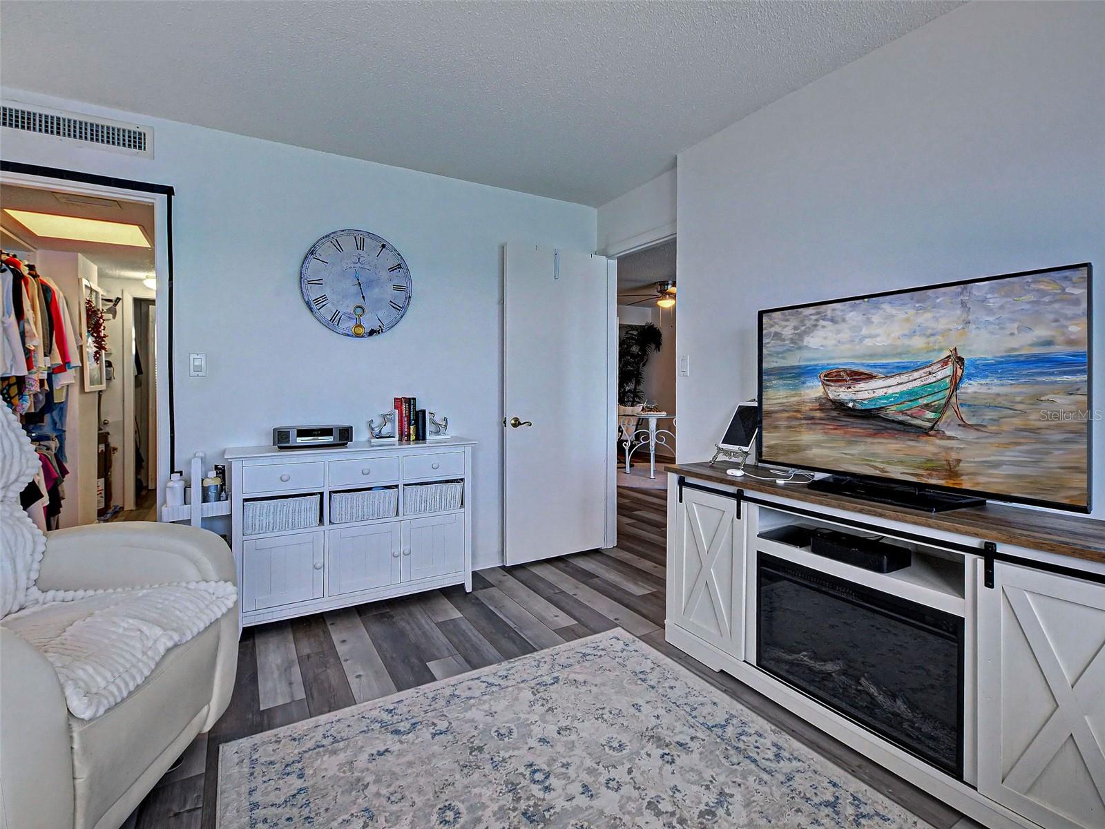 VENICE SANDS - Residential