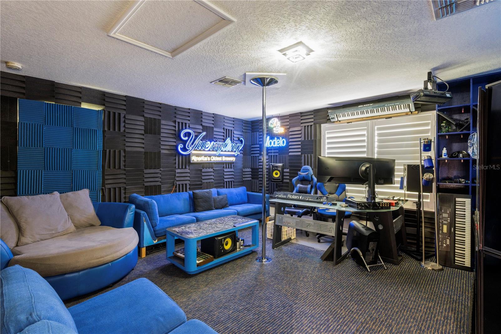 CARRIAGE POINTE A-I & L - Residential