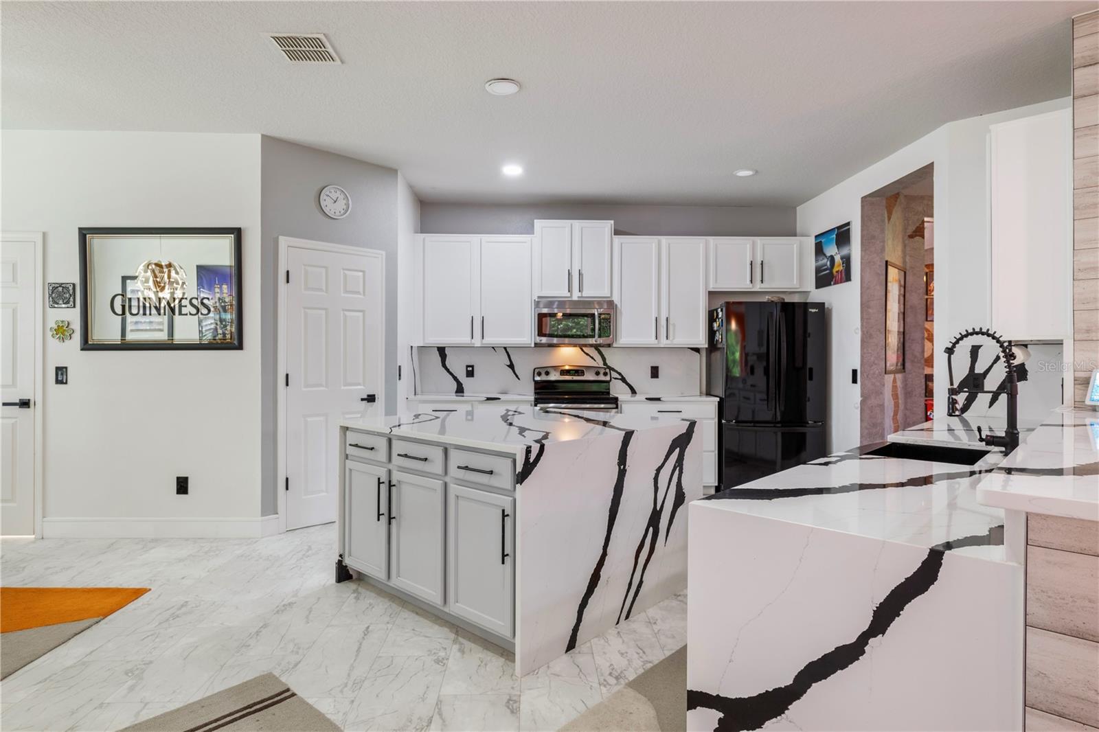 CARRIAGE POINTE A-I & L - Residential