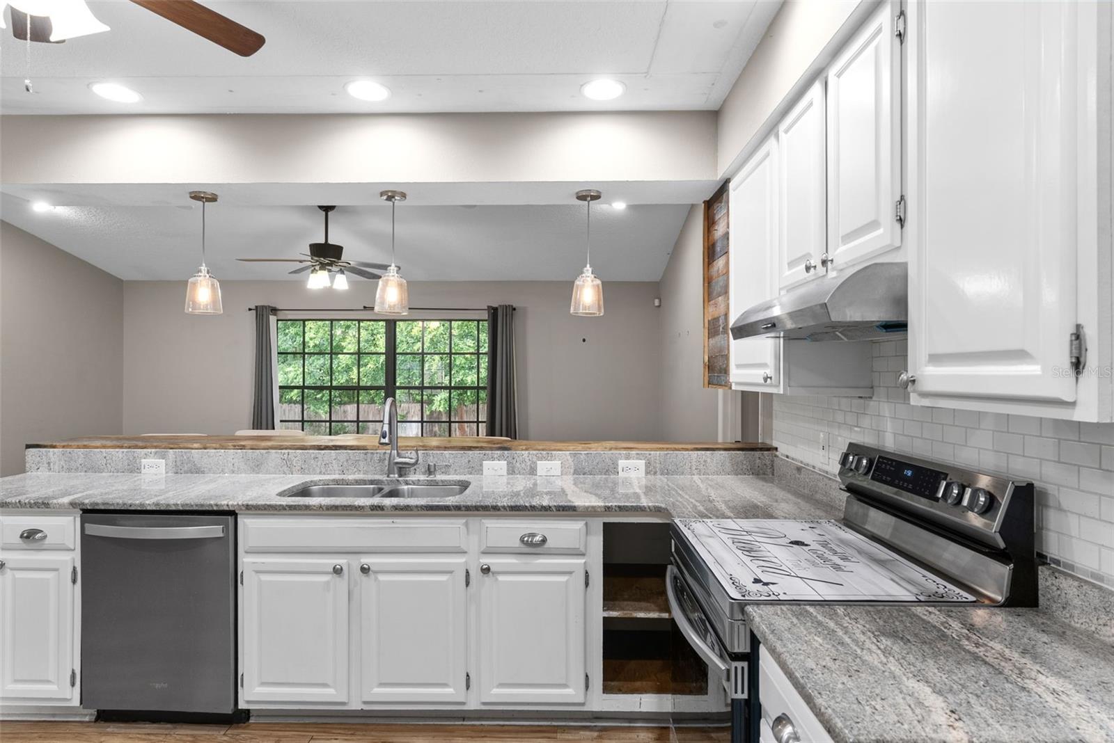 LAKE THOMAS WOODS SEVENTH ADD - Residential