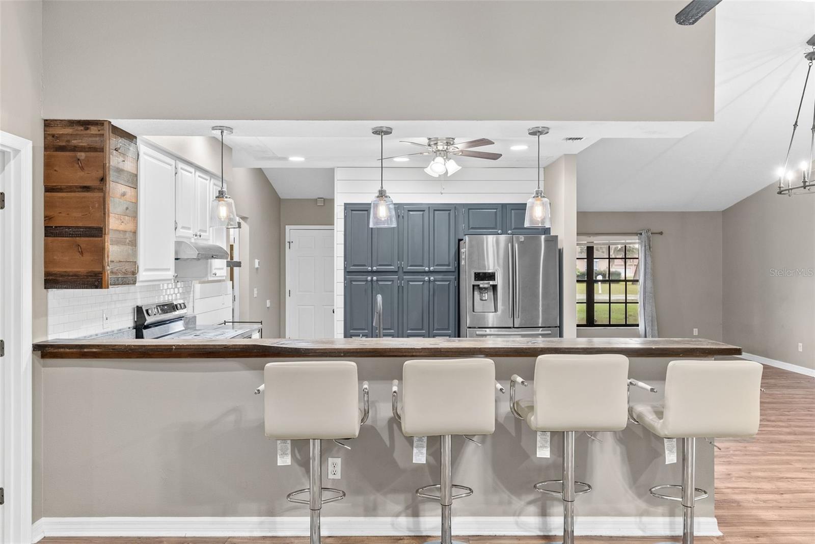 LAKE THOMAS WOODS SEVENTH ADD - Residential