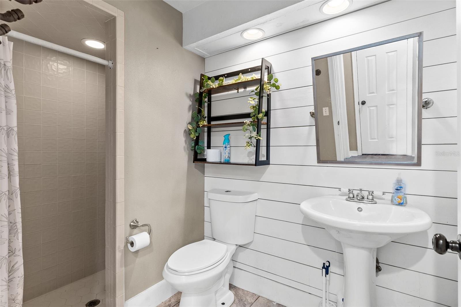 LAKE THOMAS WOODS SEVENTH ADD - Residential