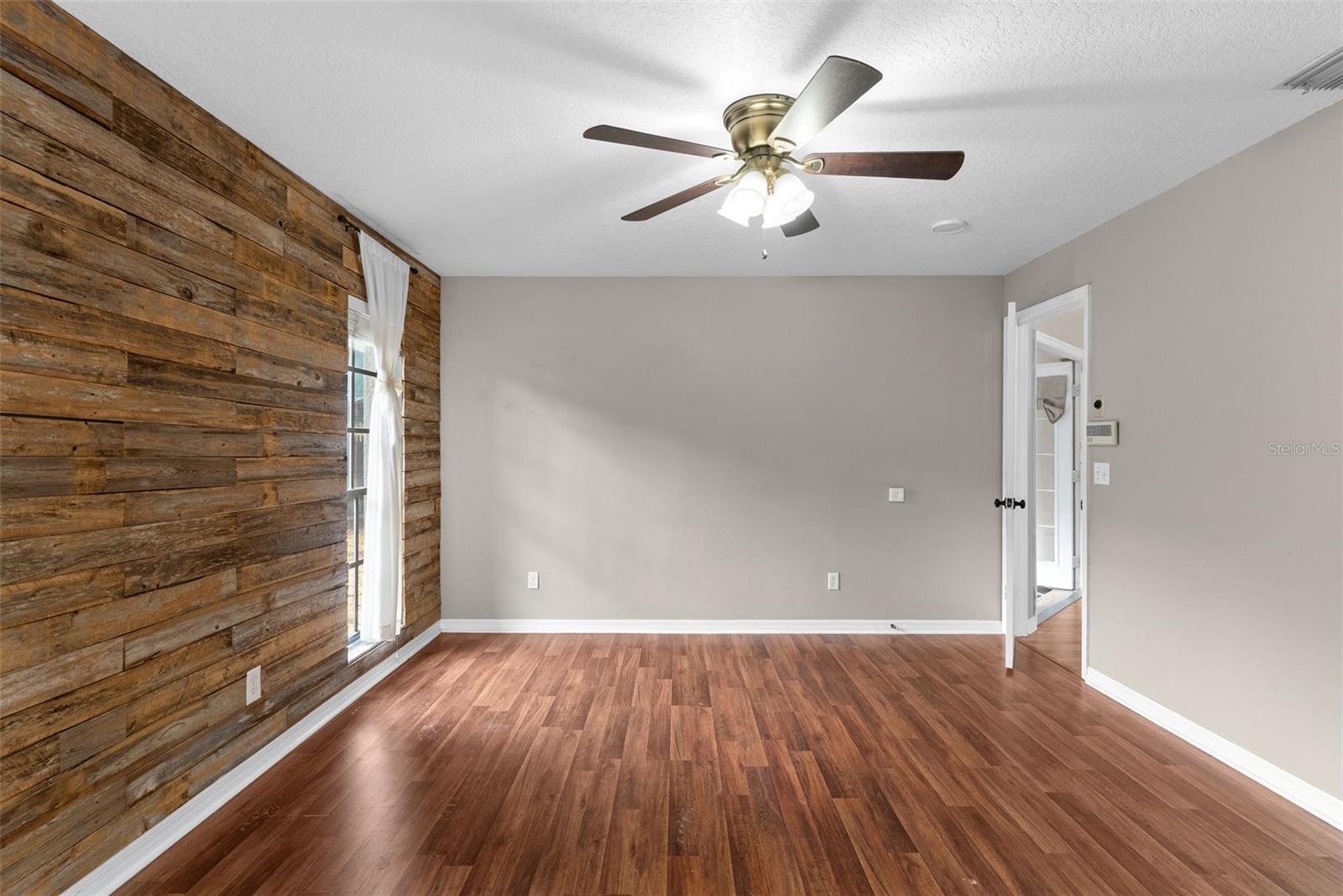LAKE THOMAS WOODS SEVENTH ADD - Residential
