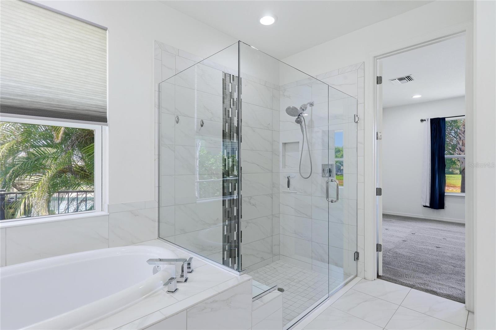ARBOR LAKES - Residential