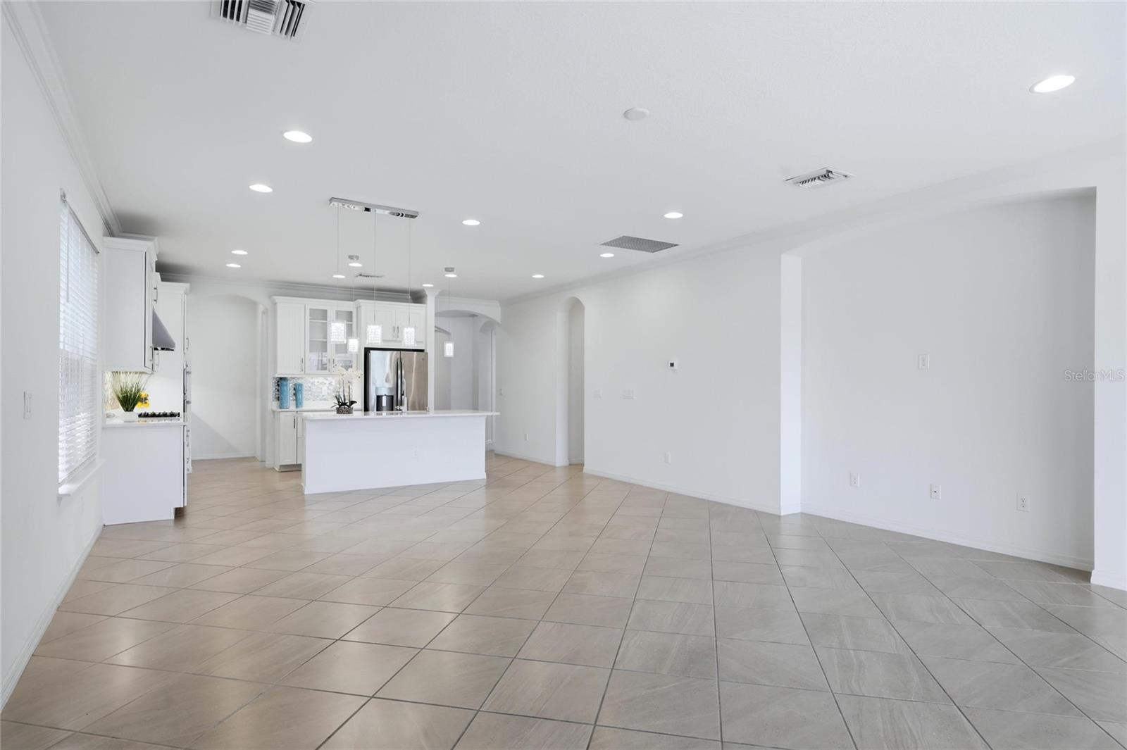 ARBOR LAKES - Residential