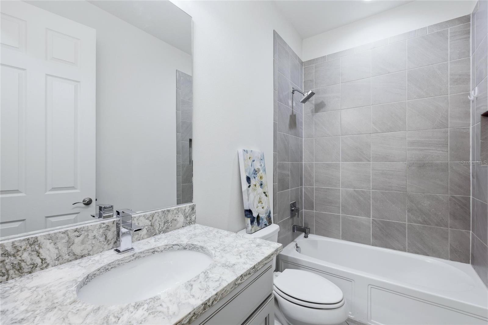 ARBOR LAKES - Residential