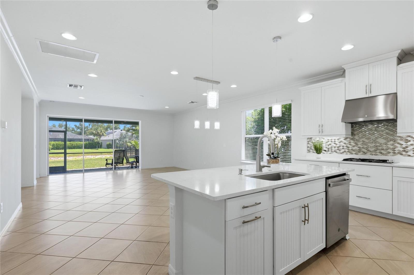 ARBOR LAKES - Residential
