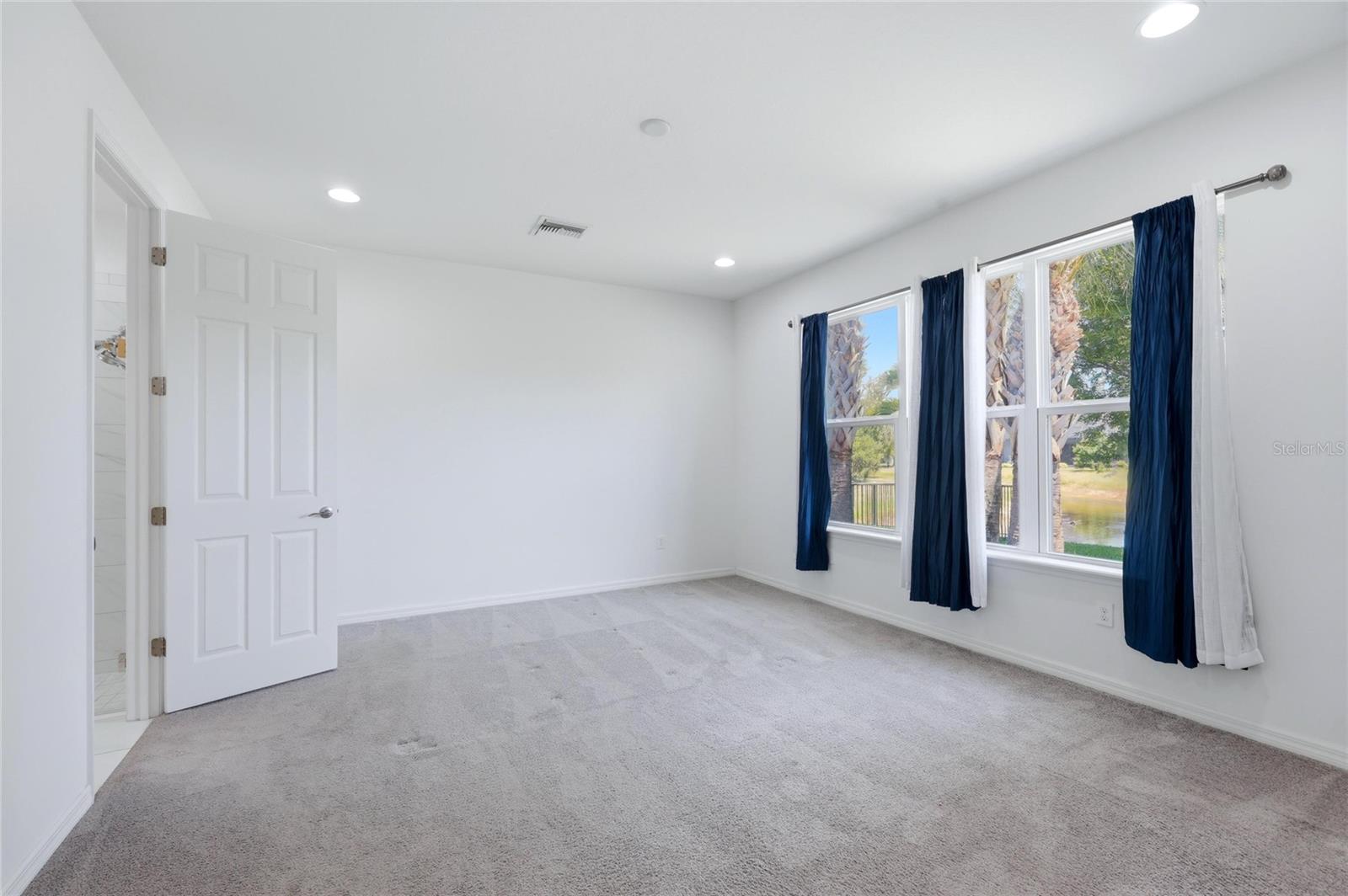 ARBOR LAKES - Residential