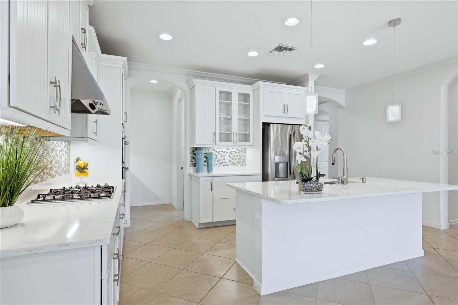 ARBOR LAKES - Residential