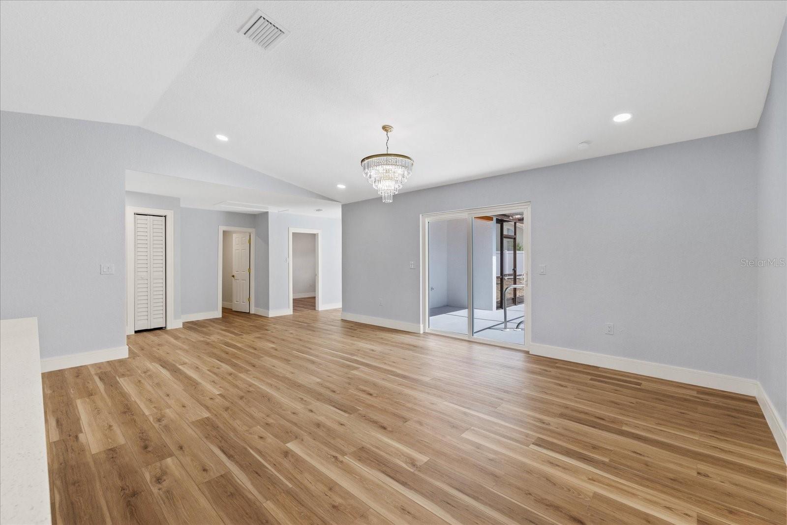 SPRING HILL - Residential