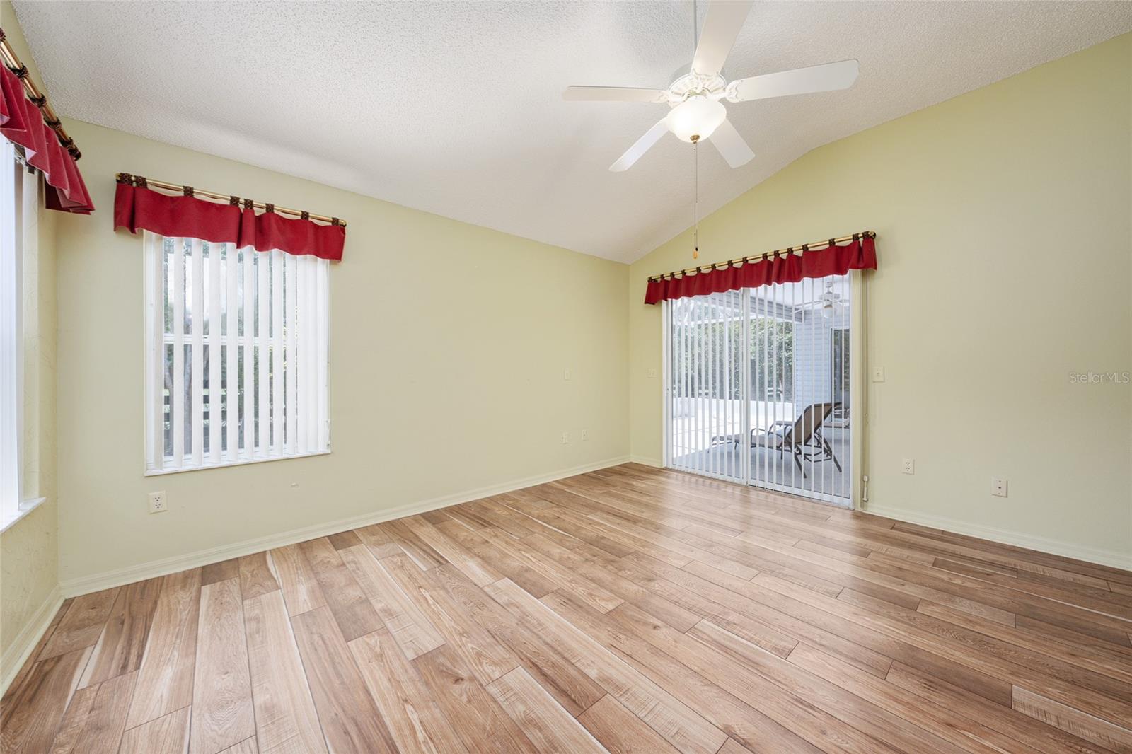 VILLAGES LADY LAKE UNIT 24 - Residential