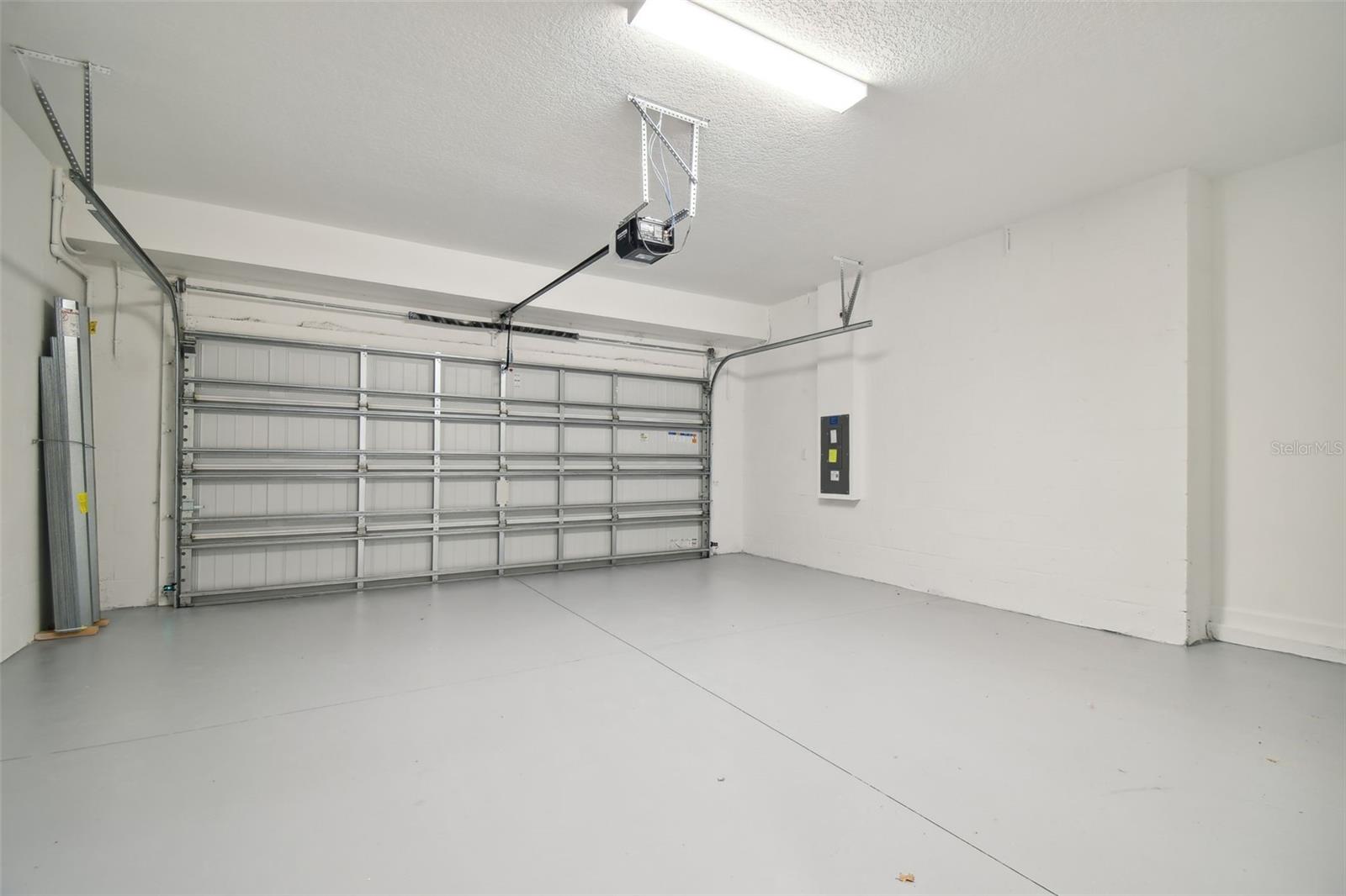 BRYANT SQUARE - Residential Lease
