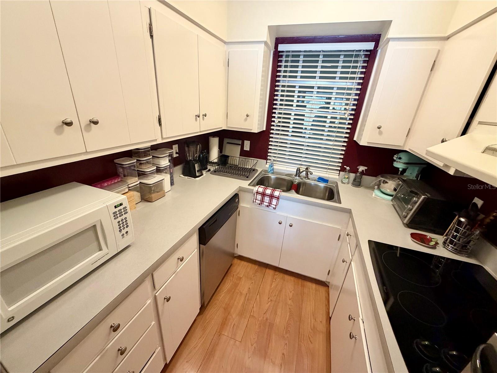 WINDSOR ARMS CONDO - Residential