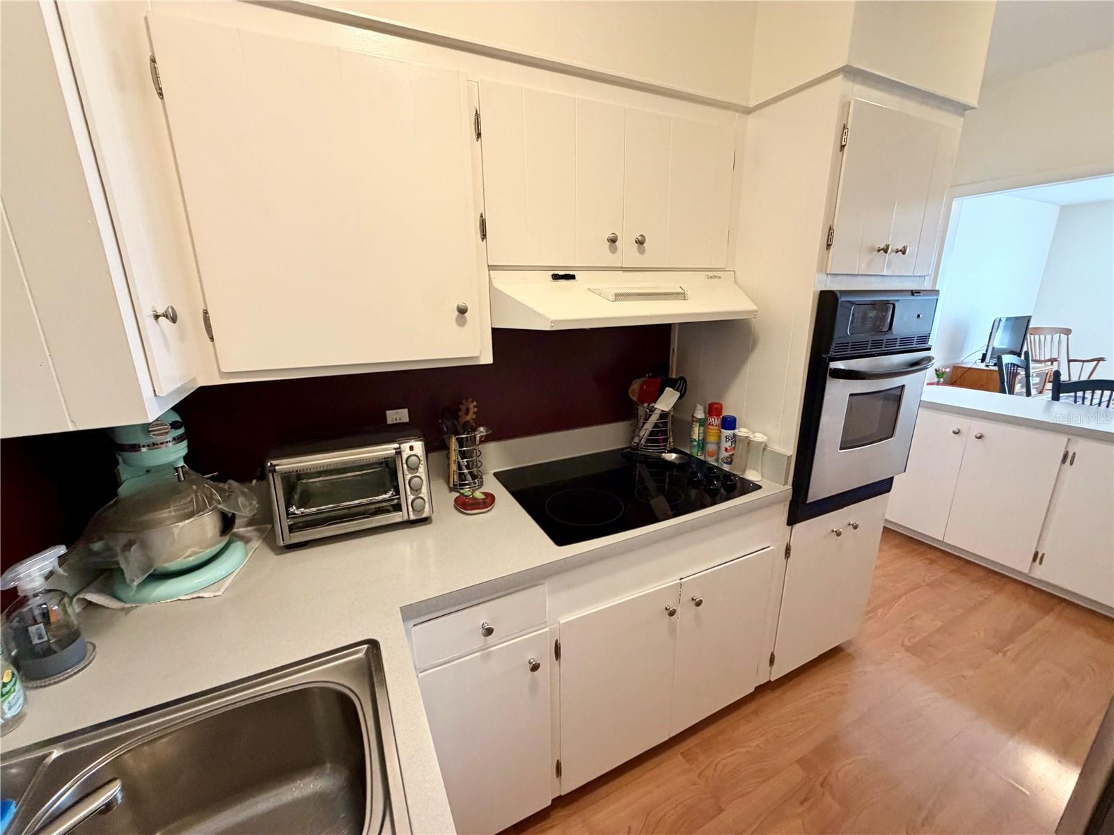 WINDSOR ARMS CONDO - Residential